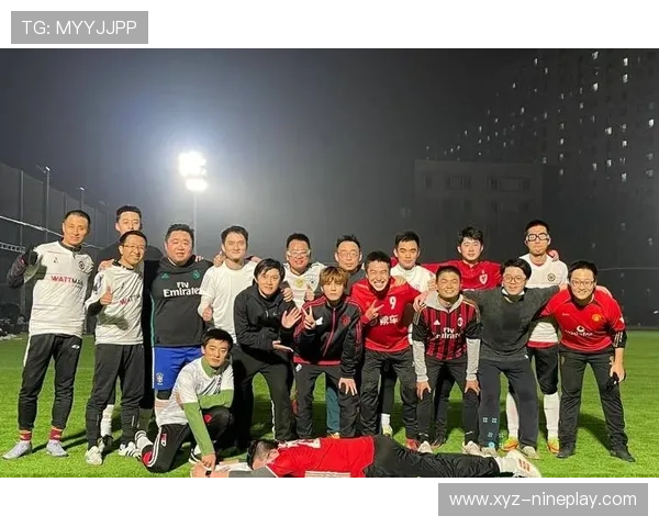 从球场到生活 足球明星的成长之路与背后故事揭秘