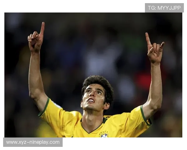 足球场上4号球星闪耀全场 他以卓越表现引领球队走向胜利